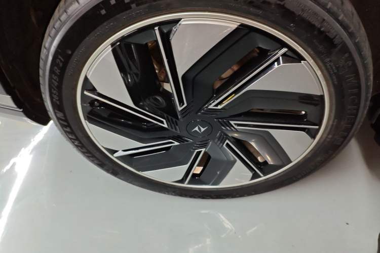 Used Dongfeng eπ eπ008 2025 210Max Range-Extended Version 5 Seats Exterior 5