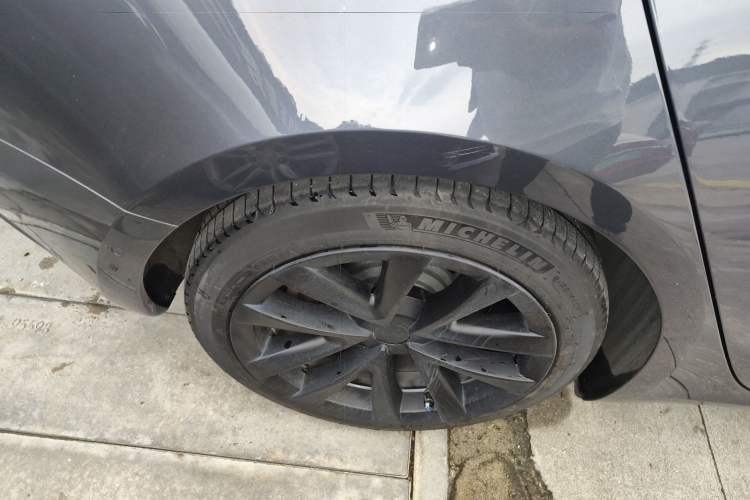 Used Tesla Model 3 2020 Refreshed Version Long-Range Rear-Wheel Drive Exterior 5