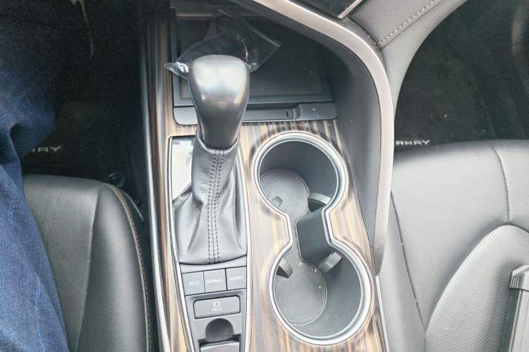 Used Toyota Camry 2018 2.5G Luxury Edition
