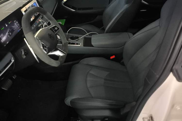 Used MG 7 2023 2.0T Automatic Hunter Luxury Edition