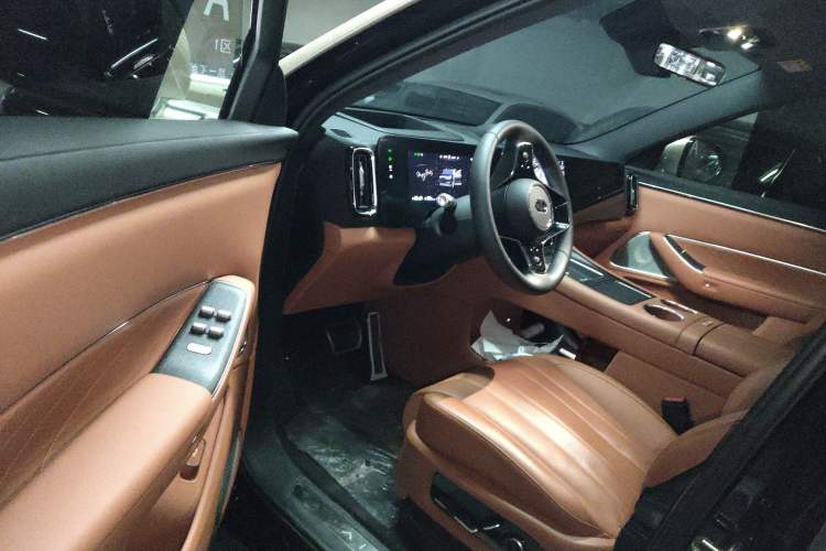 Used Hima AITO M8 2025 Extended-Range Max+ Version 53.4 kWh 6-Seater Edition