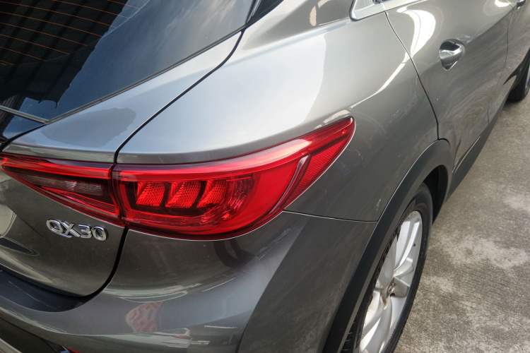 Used Infiniti QX30 2017 1.6T Two-Wheel-Drive Sport Edition