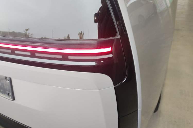 Used Li Auto MEGA 2024 Ultra Model