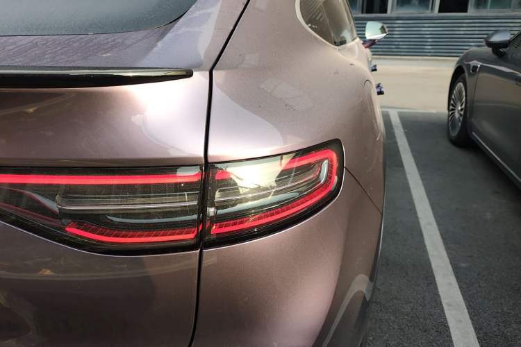 Used Hima Luxeed R7 2025 Range-Extended Version 251 km Max
