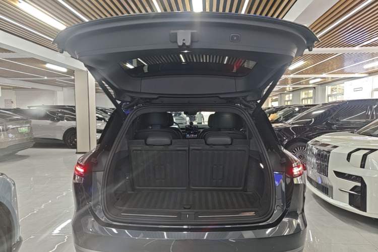 Used Nio ES8 2023 100kWh Signature Edition
