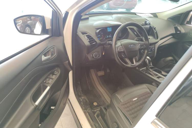 Used Ford Kuga 2019 EcoBoost 180 Two-Wheel-Drive Platinum Edition China VI Standard Driver Seat