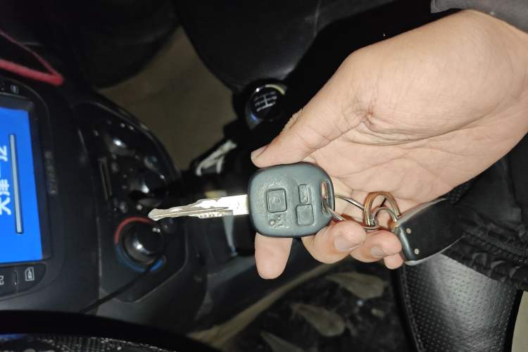 Used FAW Weizhi V5 2013 1.5L Manual Elite Model China IV Standard
