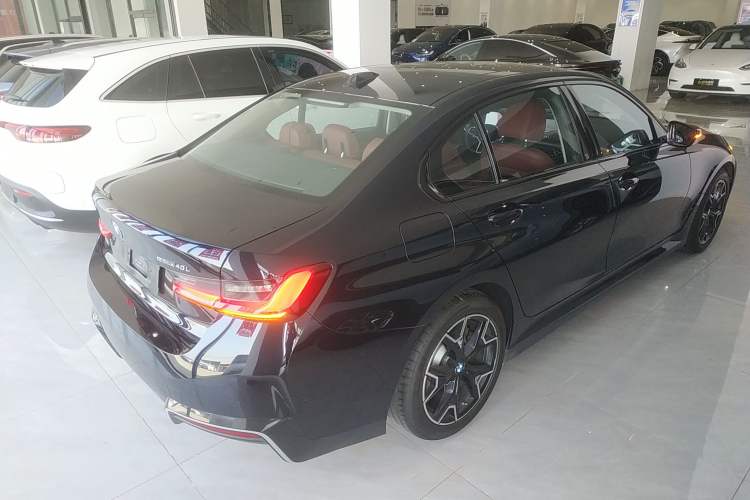 Used BMW i3 2025 eDrive 40 L Midnight Edition
