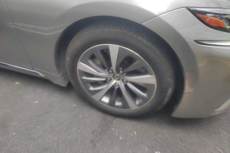 Used Lexus LS 2020 500h Excellence Edition China V Standard Right Front Wheel Hub