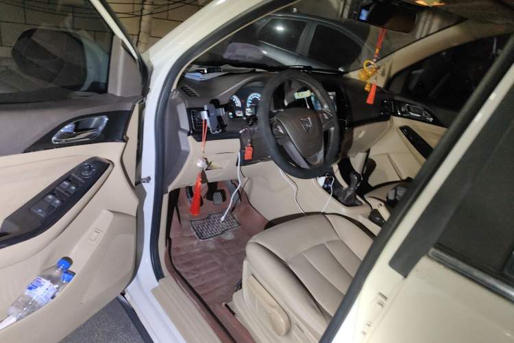 Used Baojun 730 2015 1.8L Manual Luxury Navigation ESP Version 7-seater