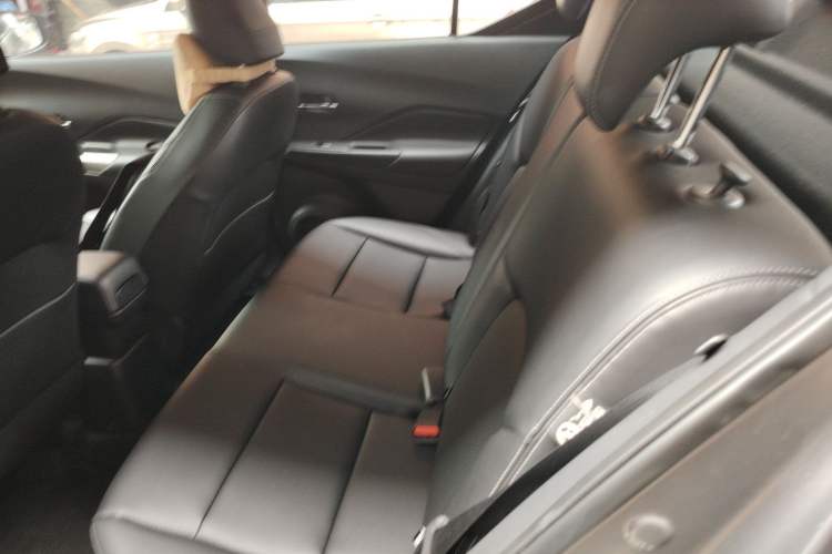 Used Nissan Kicks 2021 1.5L XV CVT Smart Connect Luxury Edition Left Rear Seat