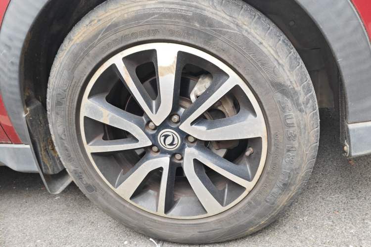 Used Dongfeng Fengon 580 2016 1.5T Manual Luxury Edition Right Front Wheel Hub