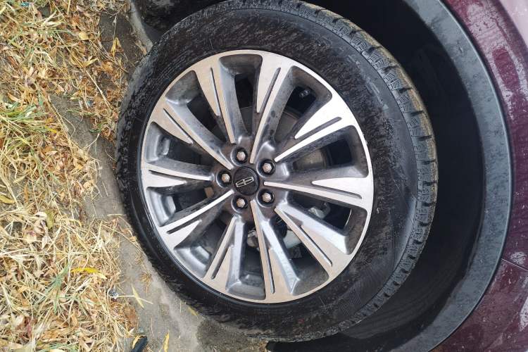 Used Lincoln Corsair 2022 2.0T Two-Wheel Drive Luxury Edition Right Front Wheel Hub