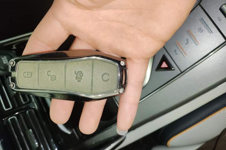 Used BYD Tang New Energy 2024 DM-p Champion Edition 215 km All-Wheel-Drive Flagship Model Interior 1