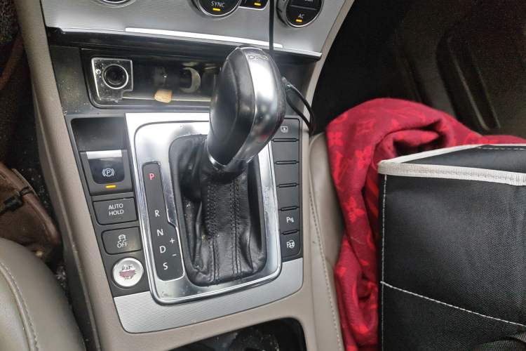 Used Volkswagen Magotan 2012 1.8TSI Prestige Model Gear Lever