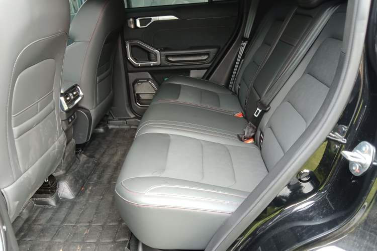 Used JETOUR Traveler 2023 2.0T All-Wheel Drive CrossPRO+ Left Rear Seat