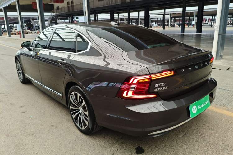 Used Volvo S90 2024 B5 Zhiyi Luxury Edition

