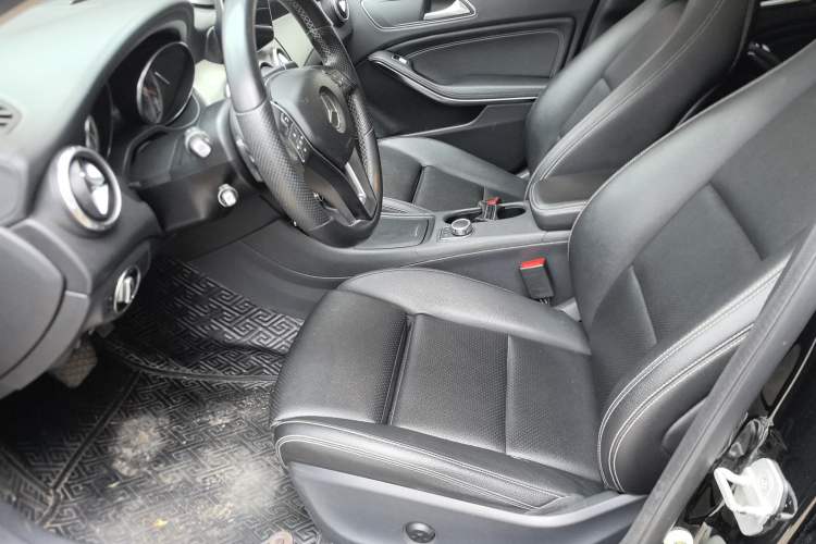 Used Mercedes-Benz GLA 2016 GLA 220 4MATIC Fashion Edition Left Front Seat