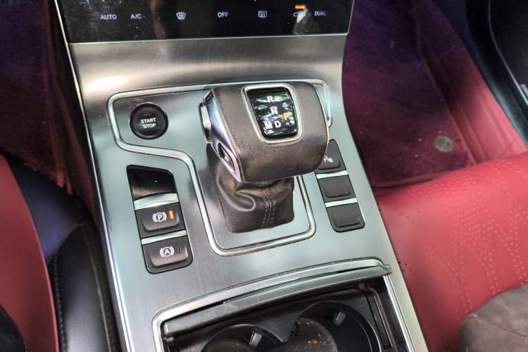 Used Hongqi H5 2022 Classic Model Facelift 1.8T Automatic Smart Connect Flagship Edition
