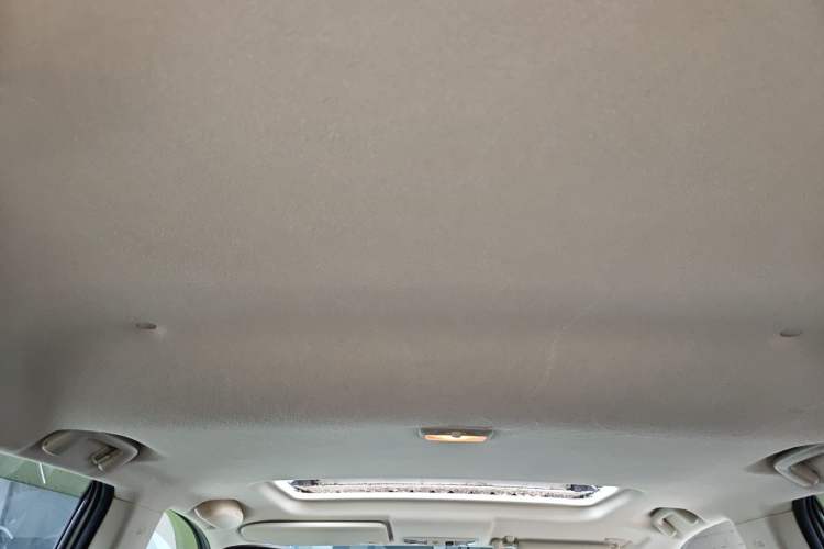 Used Mitsubishi Outlander 2014 2.4L 4x4 Deluxe Value Edition 5 Seats Headliner