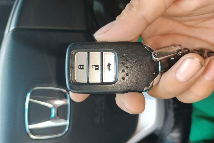 Used Honda Crider 2015 1.8L automatic luxury edition
