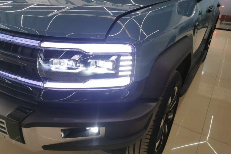 Used Formula Leopard Leopard 5 2023 Navigator Edition