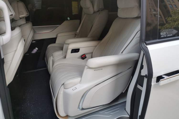 Used Buick GL8 New Energy 2024 Lu Zun Deluxe Edition 7-Seater
