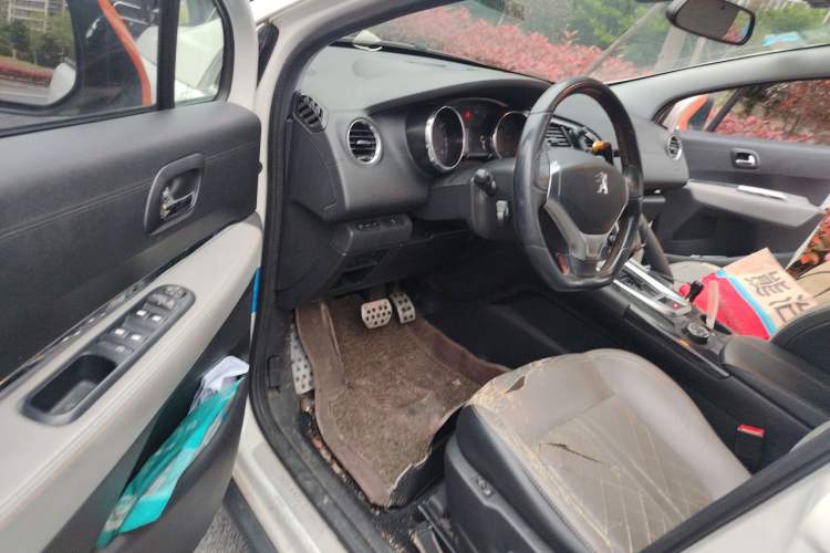 Used Peugeot 3008 2015 1.6THP Automatic Prestige Edition Driver Seat