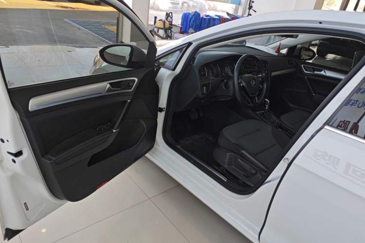 Used Volkswagen Golf Pure Electric 2020 Chari
