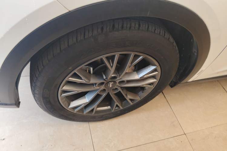 Used Bestune T55 2023 1.5T Automatic Leap Model Left Front Wheel Hub