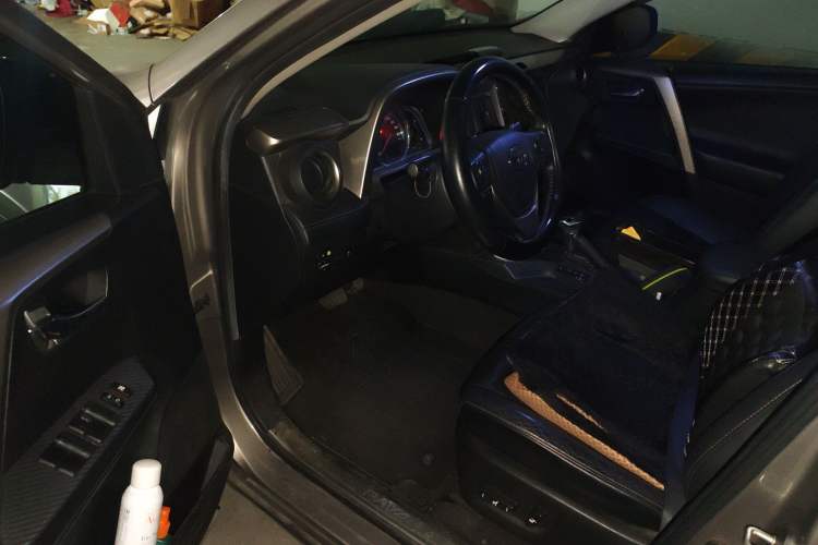 Used Toyota RAV4 2015 2.0L CVT Four-Wheel Drive New Edition Driver Seat