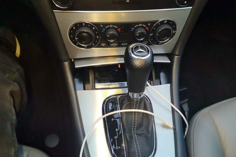 Used Mercedes-Benz CLK-Class 2006 CLK 280 two-door coupe
