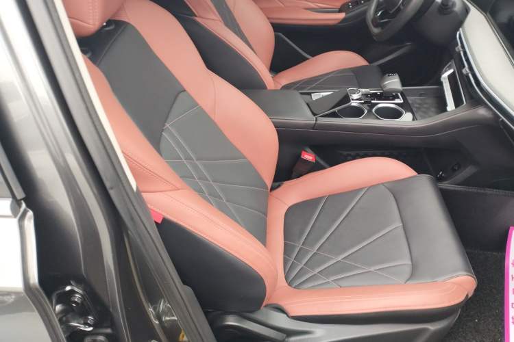 Used CHANGAN Eado 2023 Changan Edition PLUS Blue Whale NE 1.4T GDI DCT Prestige Version