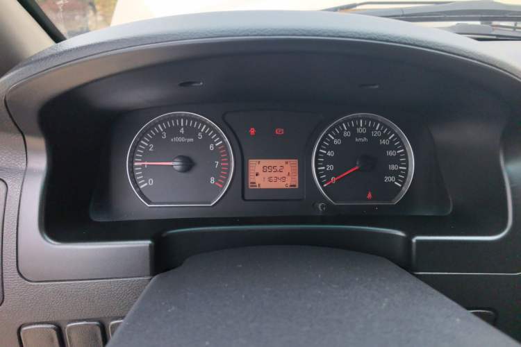 Used FORTHING Lingzhi 2017 M3L 1.6L 7-Seater Comfort Model Instrument Cluster