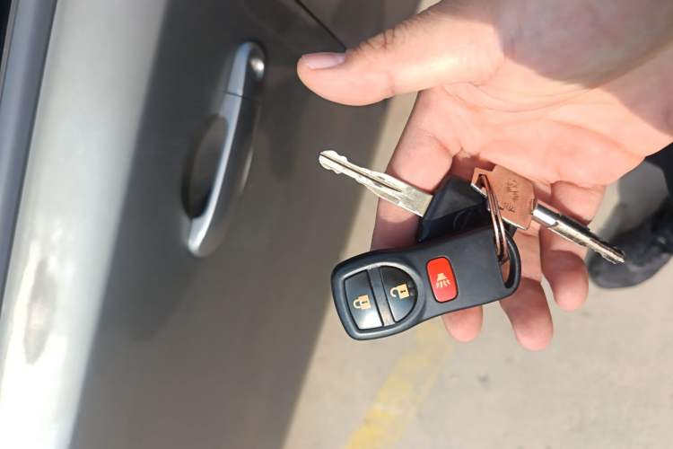 Used Nissan Livina 2013 1.6XE Manual Comfort Edition Vehicle Key