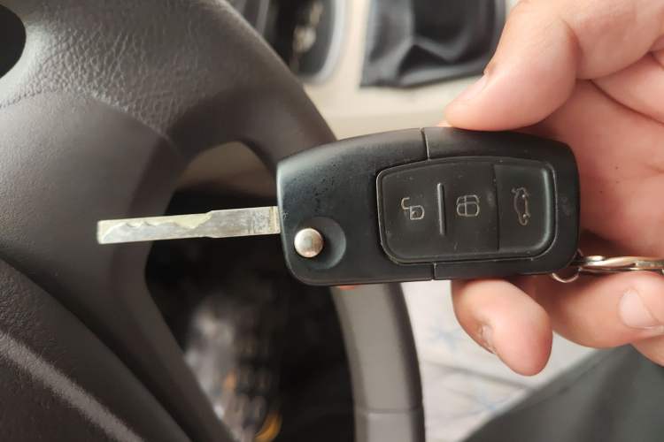 Used Ford Fiesta 2011 Hatchback 1.5L Manual Fashion Edition Vehicle Key