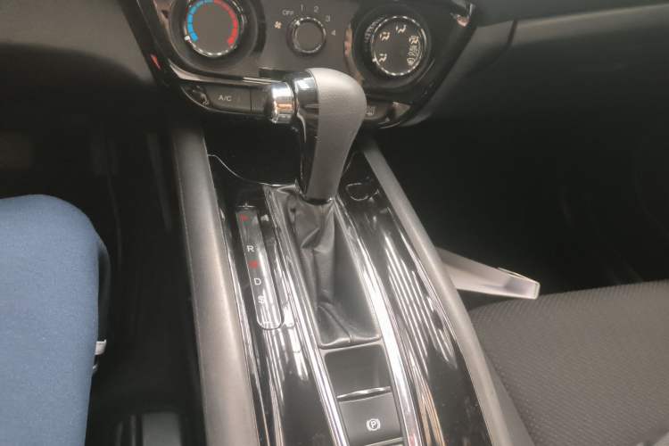 Used Honda Vezel 2015 1.5L CVT two-wheel drive Comfort trim