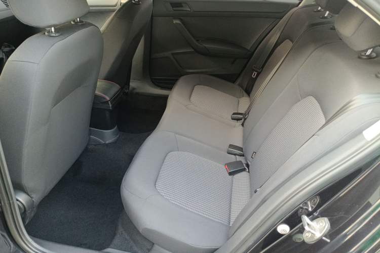 Used Volkswagen Santana 2021 1.5L Automatic Fashion Edition Left Rear Seat