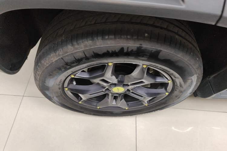 Used JETOUR Traveler 2023 2.0T All-Wheel-Drive CrossPRO Exterior 5