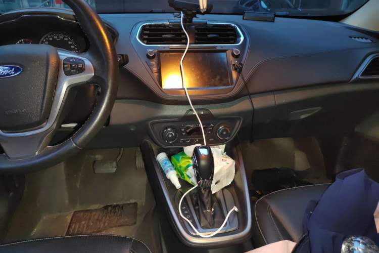 Used Ford Escort 2017 Happiness Edition 1.5L Automatic Fashion Version Audio And AC Panel