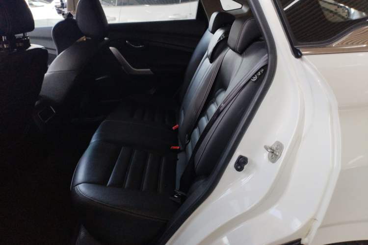 Used Venucia T90 2018 2.0L CVT Smart Connect Luxury Edition China V Standard
