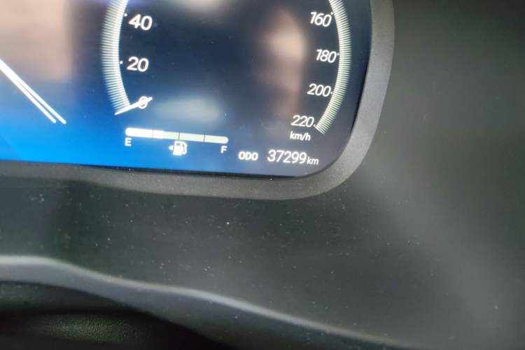 Used Toyota RAV4 2023 2.0L CVT Two-Wheel Drive Fashion Plus Edition Odometer Close Up