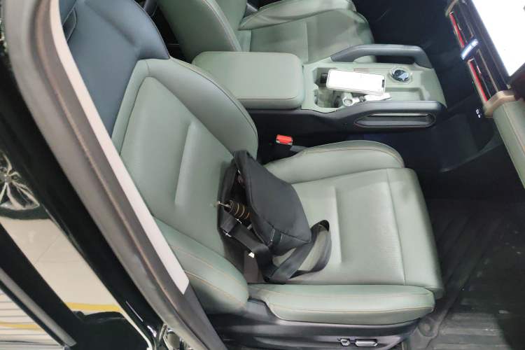 Used iCAR 03 2024 501km Four-wheel Drive Long-Range Advanced Version Right Front Seat