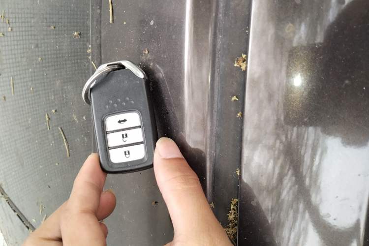 Used Honda Crider 2013 1.8L automatic luxury edition Vehicle Key