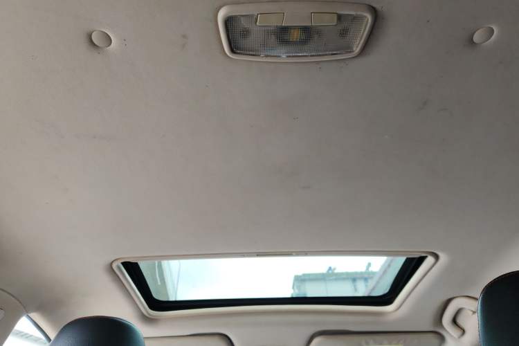 Used Baojun 560 2015 1.8L manual luxury version Headliner