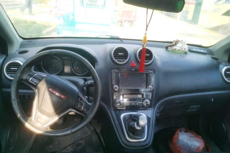 Used Haval H6 2015 Upgraded Model 1.5T Manual Two-Wheel Drive Elite Version
