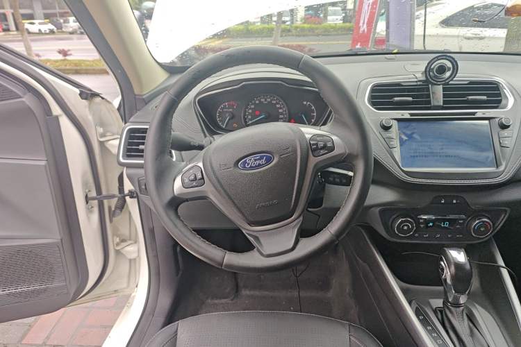 Used Ford Escort 2017 Happiness Edition 1.5L Automatic Fashion Version
