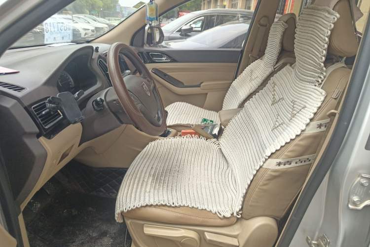 Used Baojun 730 2014 1.5L Manual Luxury Navigation ESP Version 7 Seats Left Front Seat