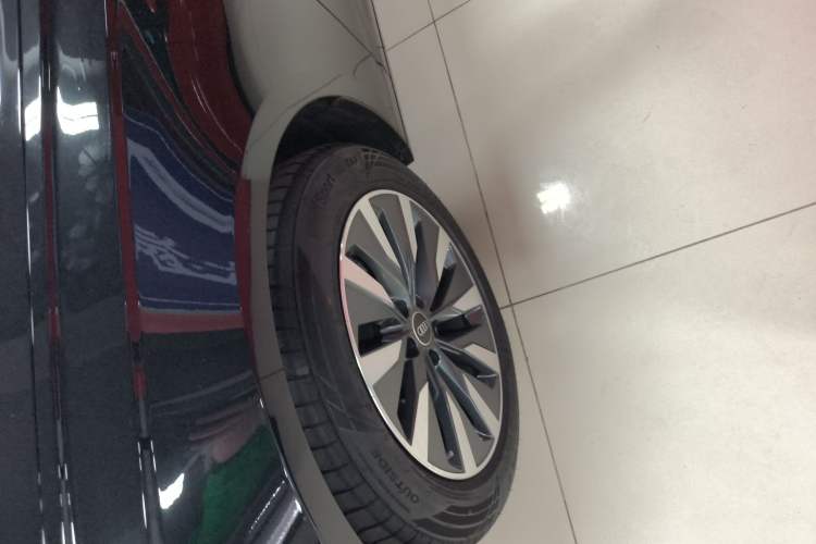 Used Audi A6L 2023 Revised 45 TFSI Prestige Elegant Edition Left Front Wheel Hub