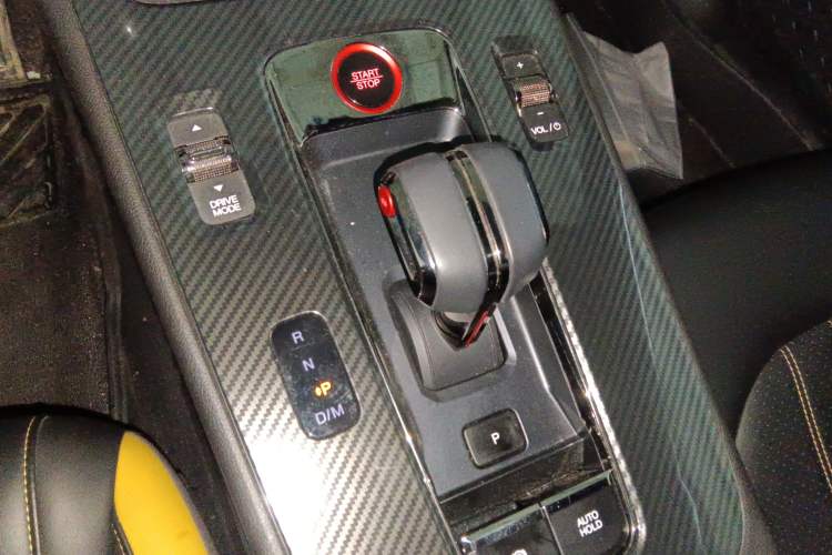 Used GAC Trumpchi EMPOW 2023 270T DCT J16 Version Gear Lever